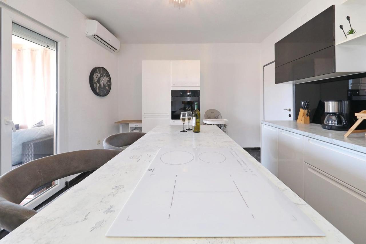 Apartman Nika Sa Jacuzzijem Задар Экстерьер фото